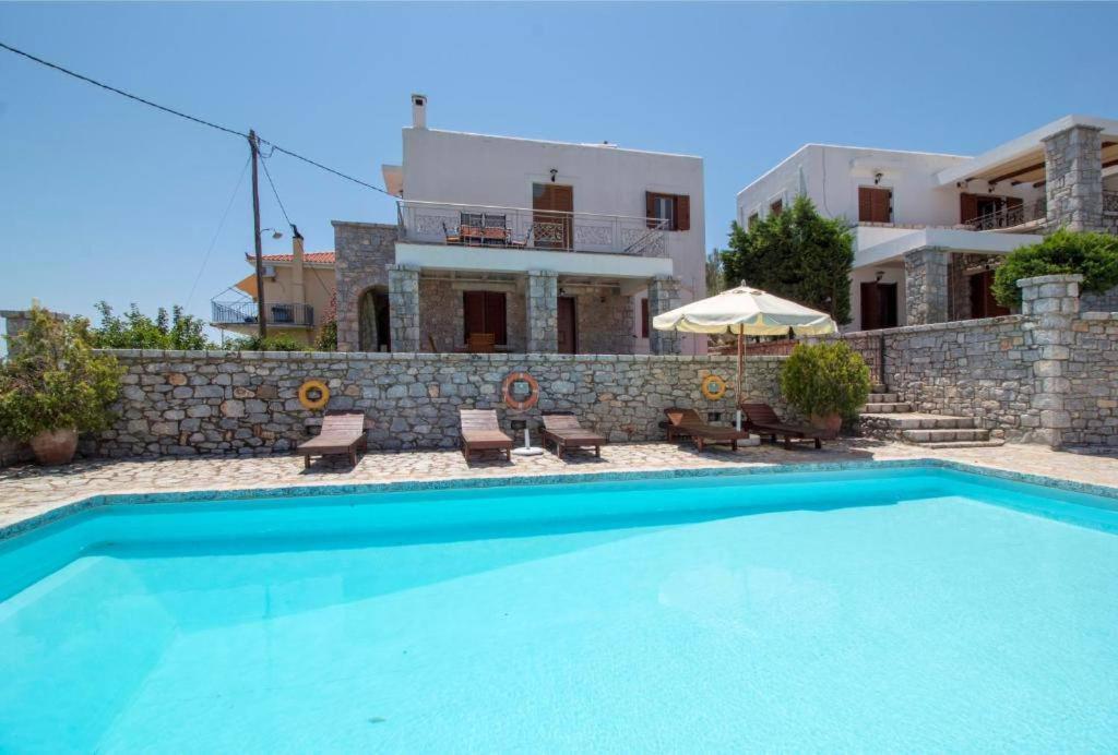 Malvazios Villas #4 Гитион Экстерьер фото