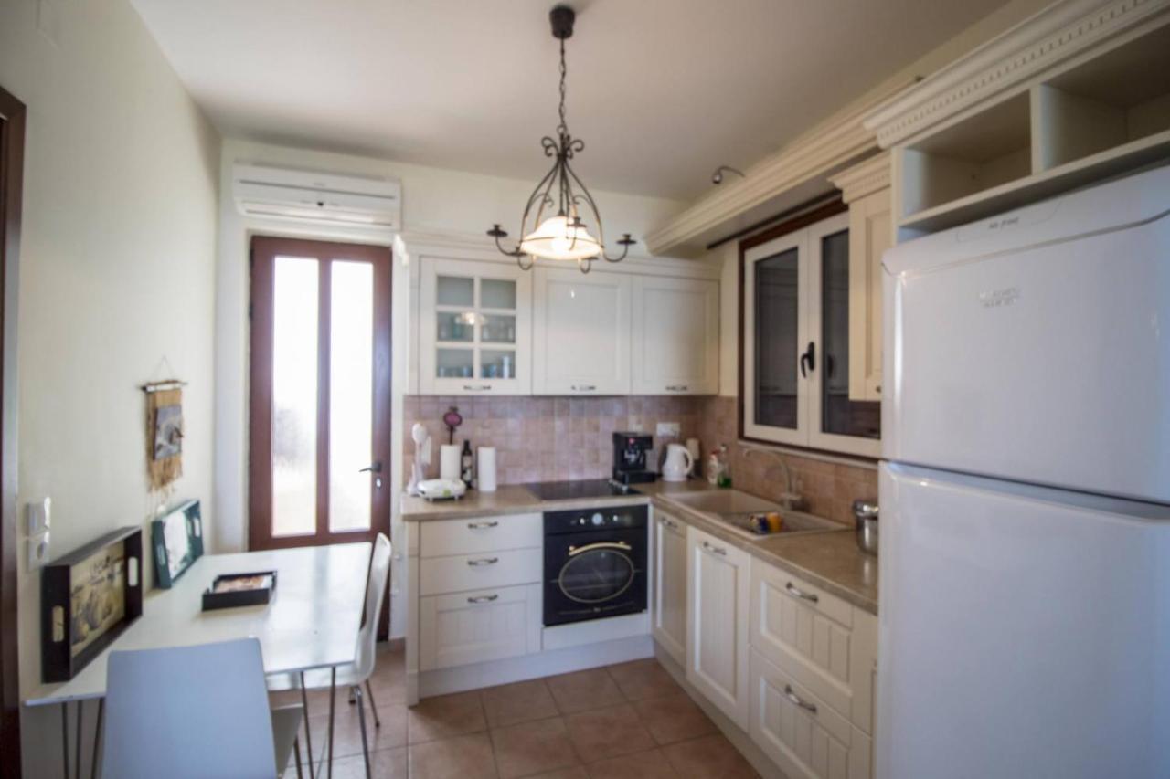 Malvazios Villas #4 Гитион Экстерьер фото