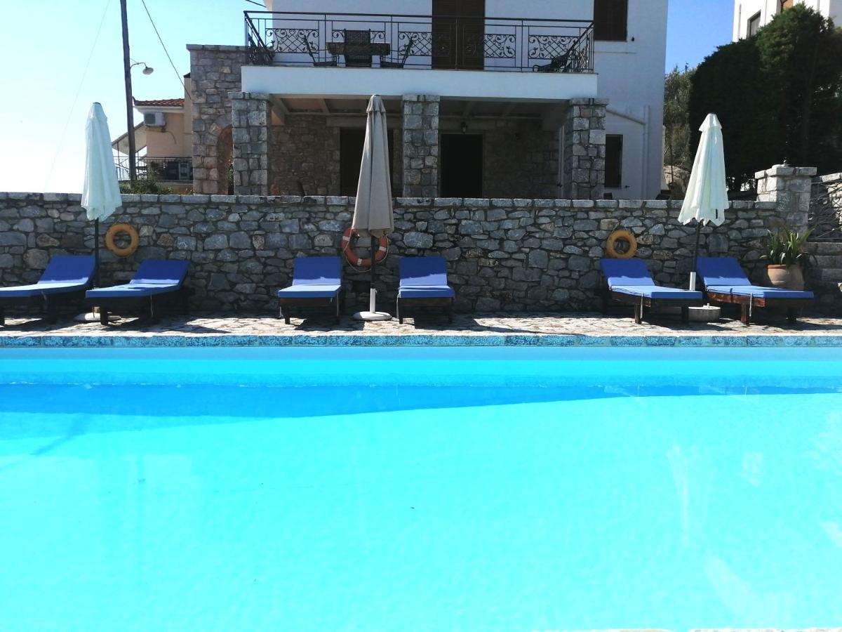 Malvazios Villas #4 Гитион Экстерьер фото