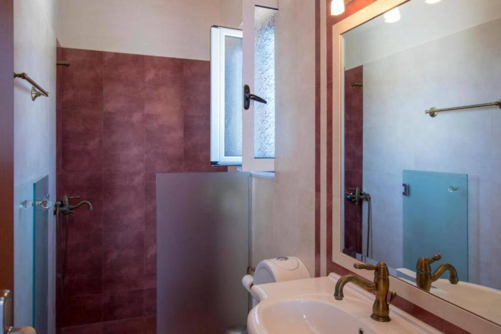 Malvazios Villas #4 Гитион Экстерьер фото