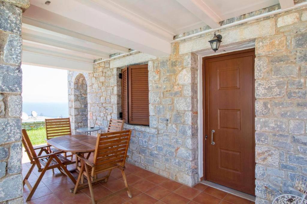 Malvazios Villas #4 Гитион Экстерьер фото