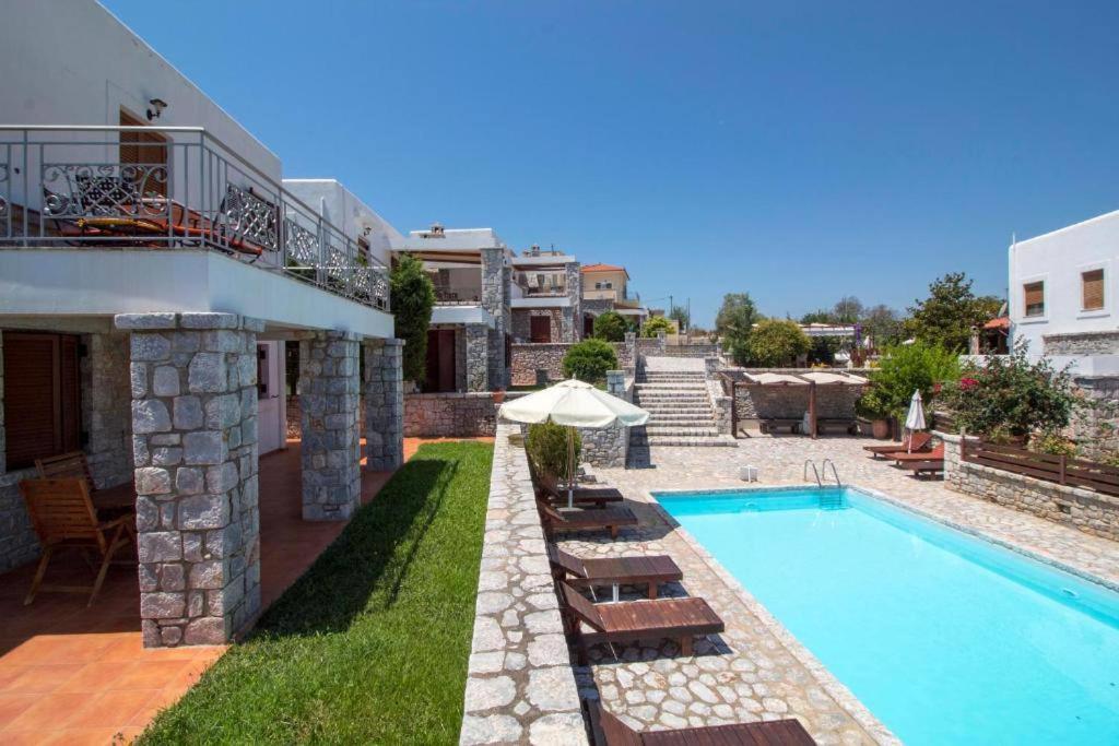 Malvazios Villas #4 Гитион Экстерьер фото