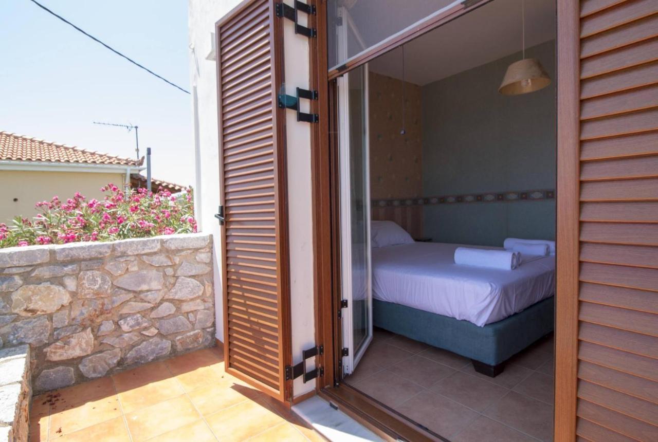 Malvazios Villas #4 Гитион Экстерьер фото