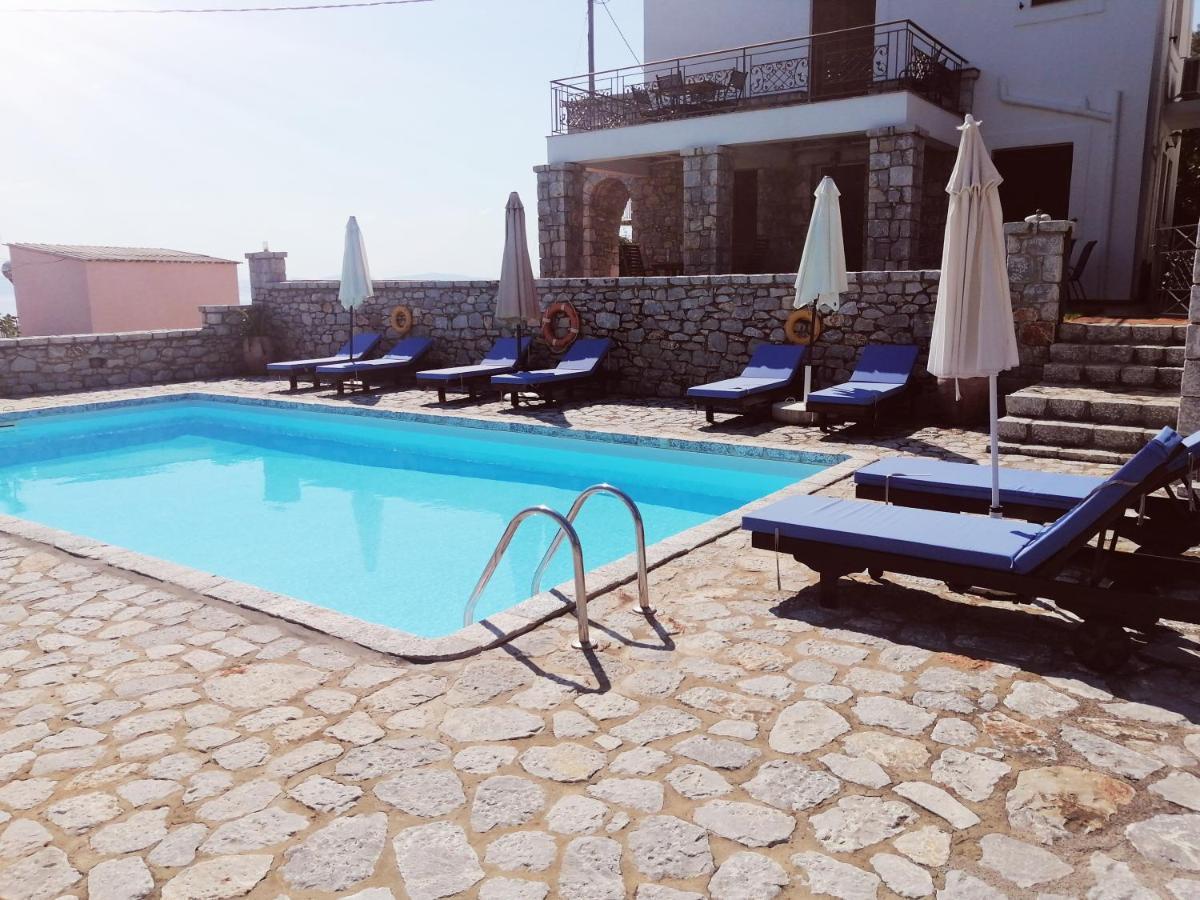 Malvazios Villas #4 Гитион Экстерьер фото